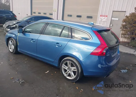 2015 Volvo V60 T5 Premier из США, поврежденный, VIN YV1612SB5F1195849